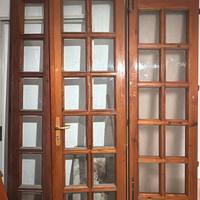 Infissi e bussole in legno.