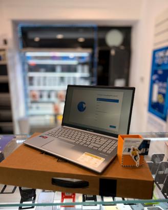 Asus VivoBook E1504F - Nuovo