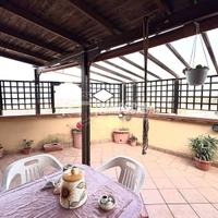 Centro attico 100MQ con camino 2 bagni e 100mq di