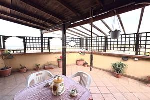 Centro attico 100MQ con camino 2 bagni e 100mq di