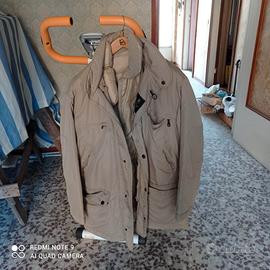 Giaccone marca Fay,con interno staccabile in piuma