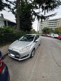 Ford Fiesta  _cambio automatico _ benzina