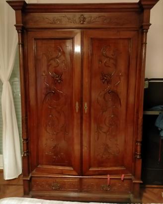 Armadio in legno massello