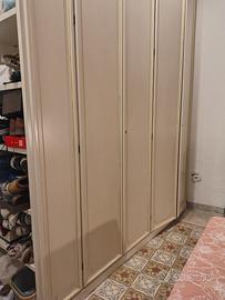 Armadio in legno