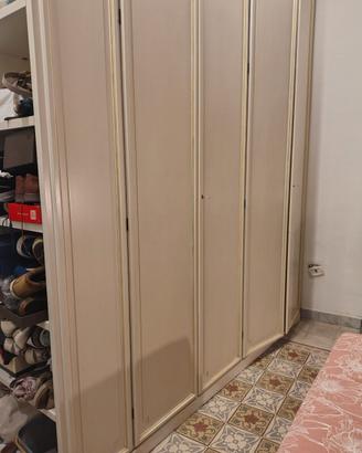 Armadio in legno