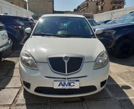 LANCIA Ypsilon 1.3 MJT 75 CV Versus