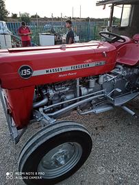 Trattore massey ferguson 135