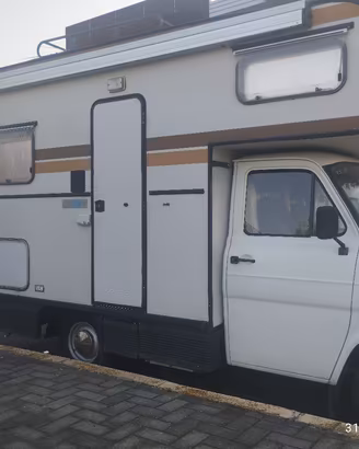  Ford Transit mansardato