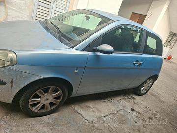lancia y