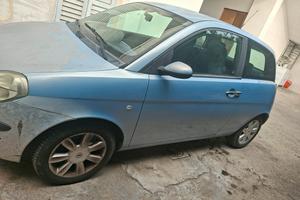 lancia y