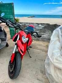 Ducati Hypermotard 796