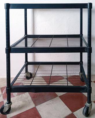 Carrello portatutto con ruote piroettanti