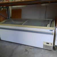 Congelatore a pozzetto con vetro