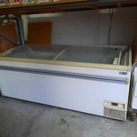 Congelatore a pozzetto con vetro