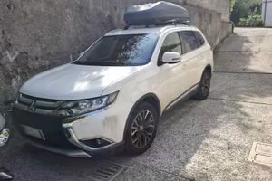 Outlander 2018 7 posti super accessoriata 