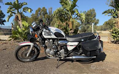 MOTO STORICA  TRIUMPH 900