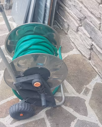 Avvolgi tubo giardino