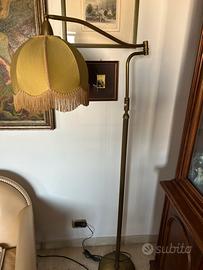 Lampada da terra in ottone