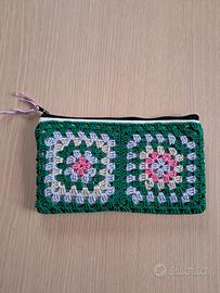 Astuccio all'uncinetto mattonella granny