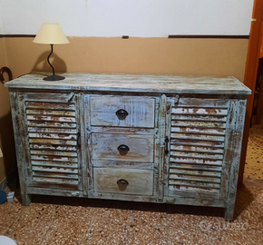 Mobile in legno massello