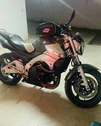 Suzuki GSR 600