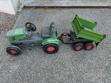 Trattore a pedali con rimorchio