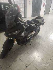 Xadv 750