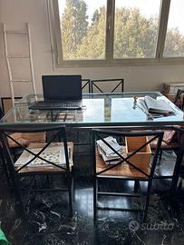 Tavolo in metallo e vetro Ikea