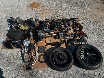 Ducati Hypermotard 796 pezzi singoli/blocco unico