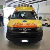 AMBULANZA VOLKSWAGEN 4X4 TRANSPORTER 2014