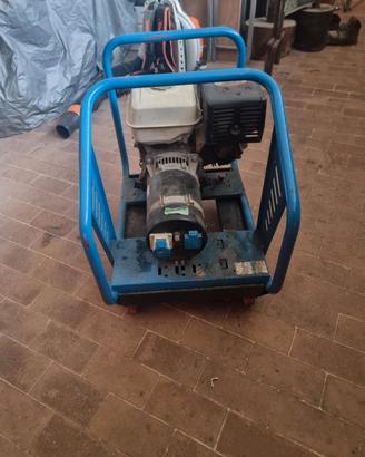 Generatore di corrente 3,3 kw effettivi