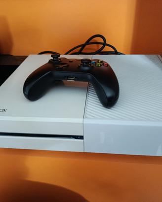 Xbox one 512 GB.. bianca + controller