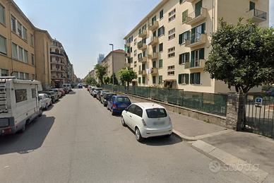 Lingotto via spotorno ampio monolocale 300 euro