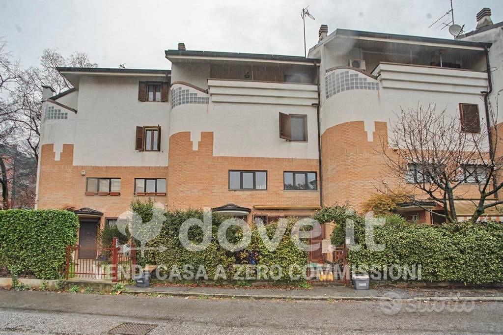 Villetta a schiera di 200 m² con più di 5 locali e