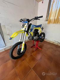 Pit bike