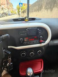 RENAULT TWINGO 2015 modello LUXY