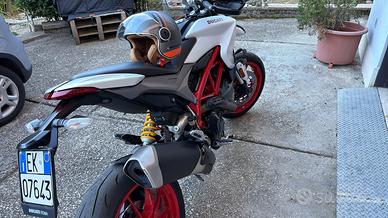 ducati hypermotard 939