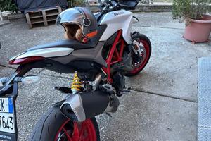 ducati hypermotard 939