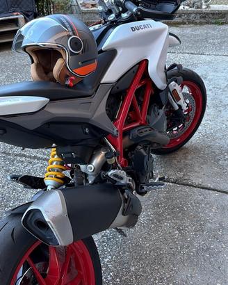 ducati hypermotard 939