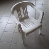 Sedie e Tavoli bianchi in plastica