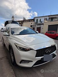 Infiniti Q30
