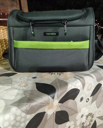 borsa viaggio . beauty case. borsa sportiva 