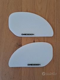 Onedesign -  Paraserbatoio laterale trasparente