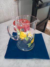 Caraffa in vetro trasparente