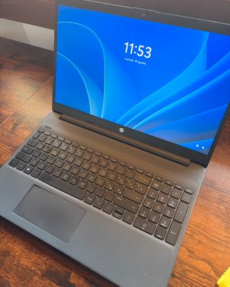 Computer HP 15s 15,6” TRATTABILE