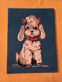 Tela ricamata a mano "Barboncino bianco"