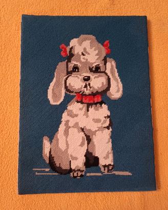 Tela ricamata a mano "Barboncino bianco"