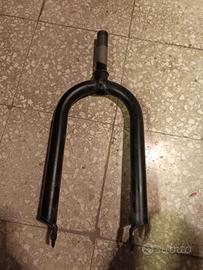 Forcella bici rigida nera 28'' - cannotto filettat