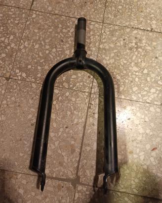 Forcella bici rigida nera 28'' - cannotto filettat