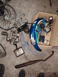 lotto di ricambi per motorini 